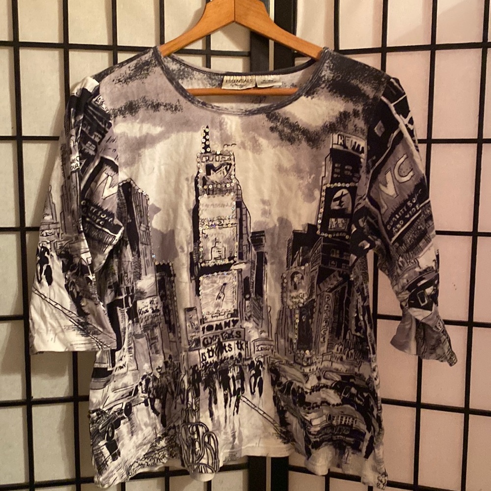 Essentials by Maggie Top Size 14/16W